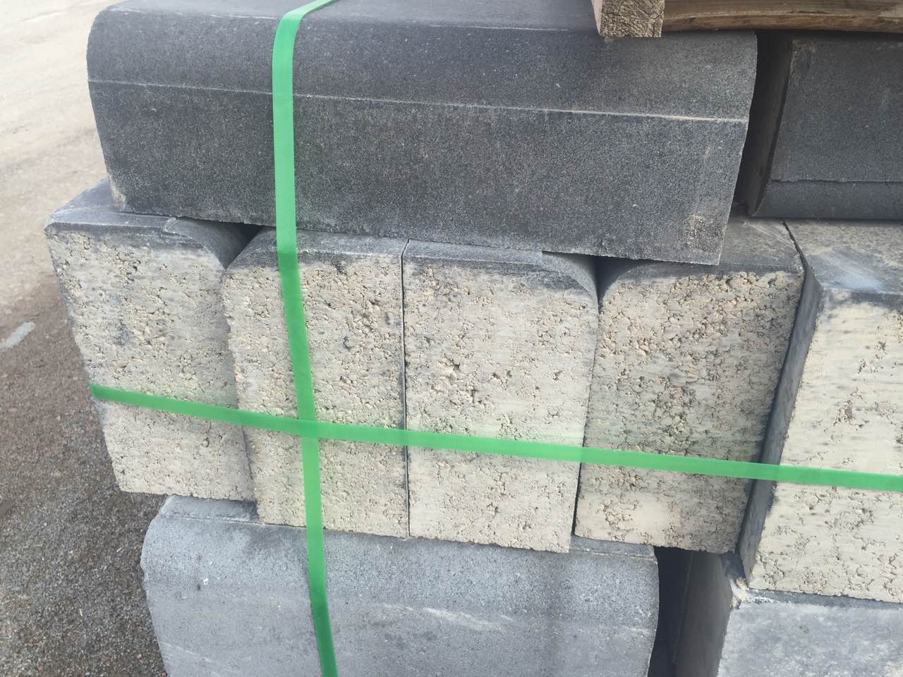路邊石